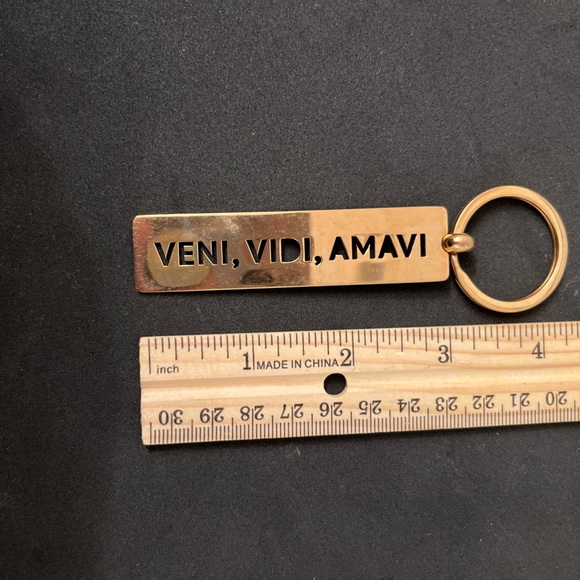 Veni, Vidi, Amavi Keychain “I Came, I Saw, I Loved” - Picture 2 of 4
